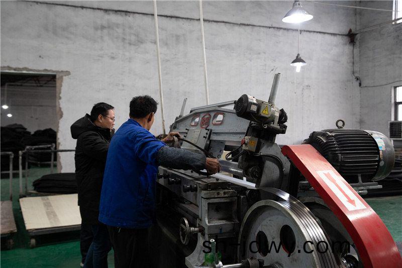 加(jia)工(gong)現(xian)場(chang)